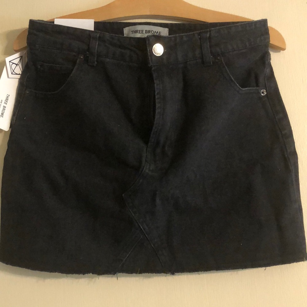 Women’s three brome jean skirt size xl